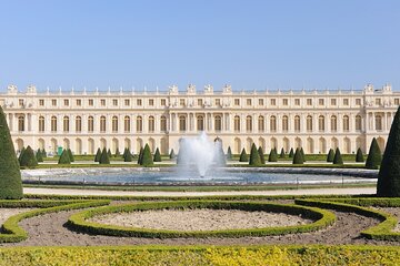 Half-Day Private Versailles Trip and Seine River Cruise