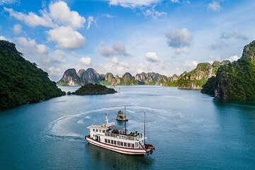 Ha Long Bay Six Hours Trip Kayaking & Swimming on Beach