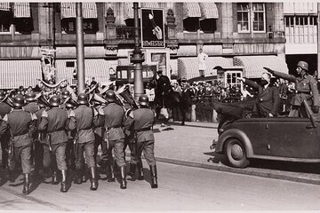 Amsterdam: World War II Private Walking Tour 