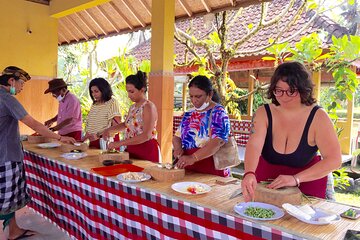 Bali Cooking Class with Hotel Pick-up