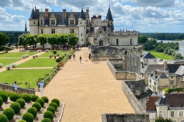 3-day Private Top 7 Loire Castles 2 Wine tasting Live Guided Trip