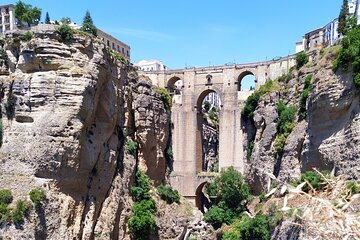 Ronda & Setenil de las Bodegas, land of contrasts / Semi-Private