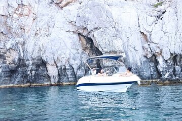 2-Hour the Beauties of Rhodes Island Private Guided Boat Tour