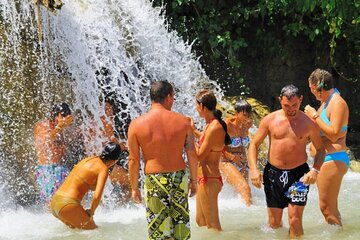 Dunn's River Falls, shopping and lunch