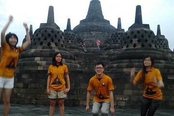 Borobudur Sunrise via VIP gate Manohara Borobudur