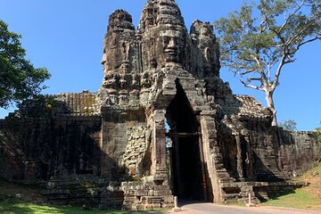 One Full Day Tour to Angkor Wat, Angkor Thom, Ta Prohm and Banteay Srei