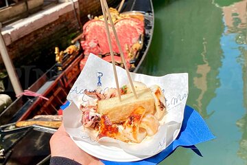 Eating Venice Street Food Tour with Guided Tasting and Sightseeing