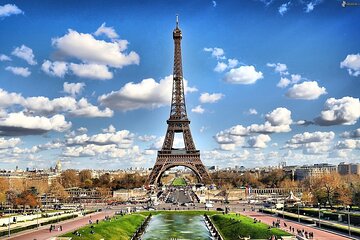 Paris in a Day VIP and Private Tour with Pick-Up and Drop-Off
