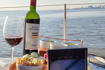 Gastronomic Experience aboard a Sailboat in Porto Alegre