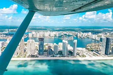 Miami Beach: Private South Beach Airplane Tour with drinks