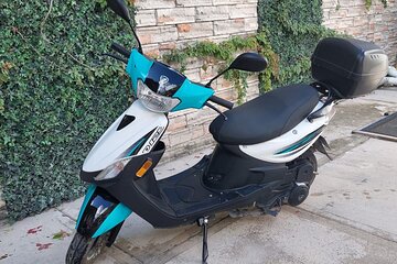 Italika D125 Private Scooter Rental in Tulum