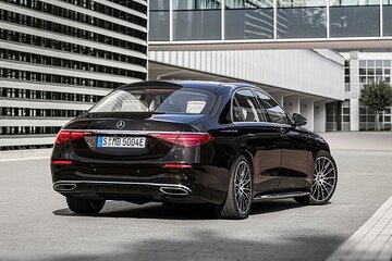 Private Luxury Car Transfer from Paris City to Disneyland Paris