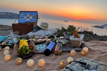 Private Santorini Sunset Picnic Experience