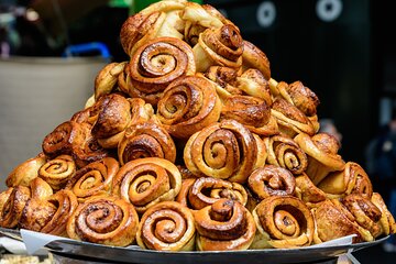 English Food Tasting Session and Private Tour of London 