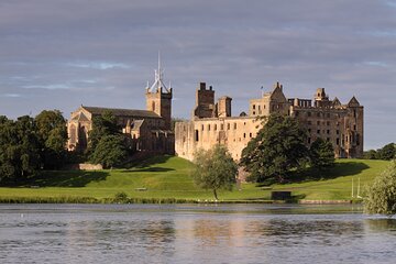 Exclusive & Private Mary Queen of Scots Day Tour in Luxury MPV