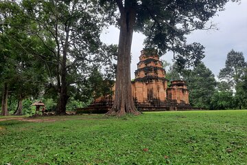 Explore Siem Reap Angkor Wat Complex by Car