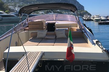 Full-Day Private Guided Tour to Amalfi Coast by Boat