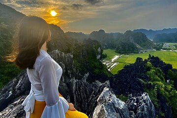 Ninh Binh full day-Hoa Lu temple & biking, Tam Coc boat trip, Dragon mountain