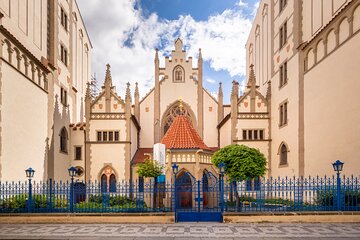 Prague Jewish Quarter Private Tour and Boat Cruise 