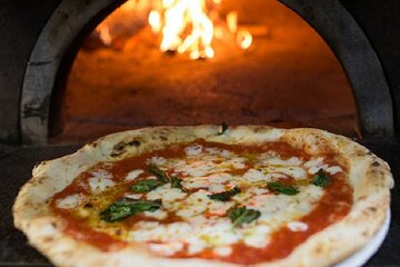 Slice of Heaven: Explore the Best Pizzas in Naples!