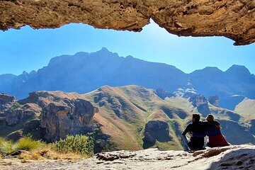 Drakensberg Pillar Cave Day Hike