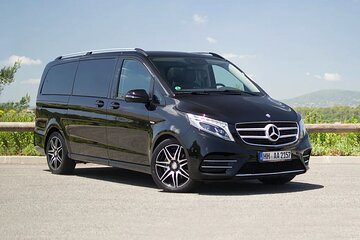 Private Transfer from Disneyland Paris to Paris City by Luxury Van