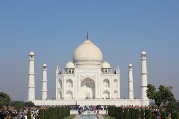 Full-Day Taj Mahal Agra Tour from Goa with Return Flight 