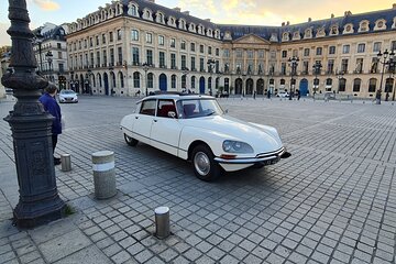 Paris City Tour 3h00 Citroën DS Vintage with Open Roof