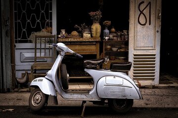 The Insiders Saigon Half Day Tour by Vespa