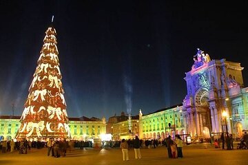 Private Christmas Lights Tuk Tuk Tour in Lisbon