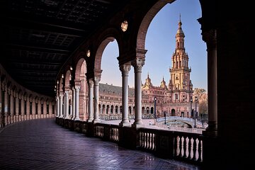 Seville Scavenger Hunt and Highlights Self-Guided Tour