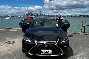 Auckland City Private Tour for Couples. Be chauffeur driven with added extras.