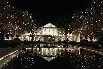 Private Colonial Williamsburg Christmas Holiday Decorations Walking Tour