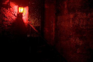 Edinburgh: Halloween Midnight Special Vaults Walking Tour