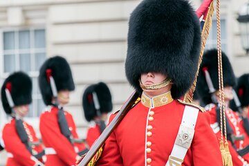 Changing of the Guard Guided Tour at Buckingham Palace