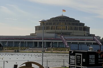 Wroclaw Private Tour from Krakow with Private Tour Guide Driver 