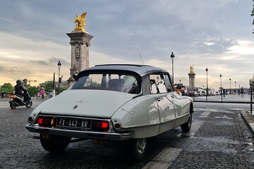 Paris City Tour 1h00 Citroën DS Vintage with Open Roof