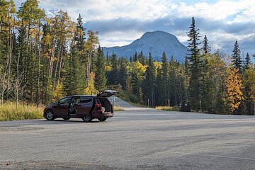 Private Minivan Calgary Ski Transfers - Banff, Lake Louise, Fernie, Golden