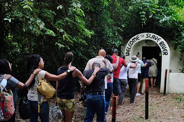 Accra: Assin Manso Slaves River and Cape Coast Castle Day Tour 