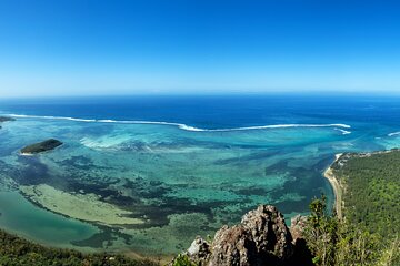 Adventure Instagram Tour: Hike Le Morne, Maconde, 7-Coloured Earth & Waterfall