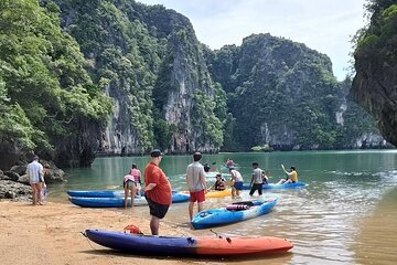 A full day exploring kayaking 3 islands (Talabeng sea cave) 