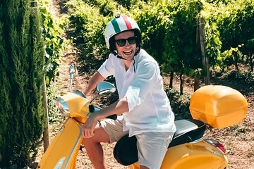 Vespa Tour with Lunch&Chianti Winery from Siena