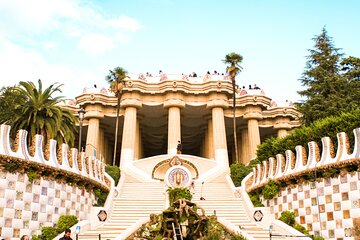Park Guell & Sagrada Familia Tour with Skip the Line Tickets 
