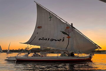 1-Hour Boat Ride on the Nile from Luxor with Lunch and Pickup