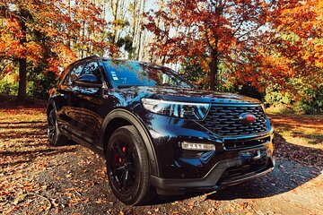 Private VIP transfer with a Ford Explorer from CDG Airport to Paris or return