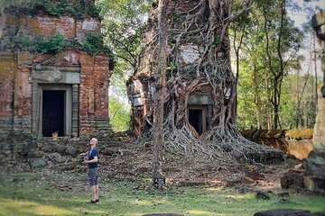 Private Guided Full-Day Tour to Koh Ker Temple with Pickup