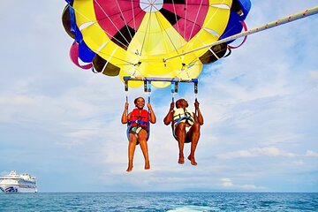 Private Bali Romantic Couple Tour with Parasailing Adventure