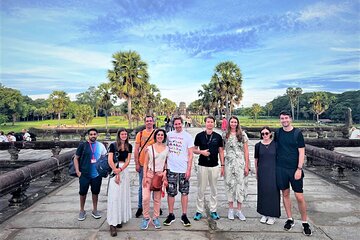 Angkor Wat Highilights and Tonle Sap Lake Private Tour 