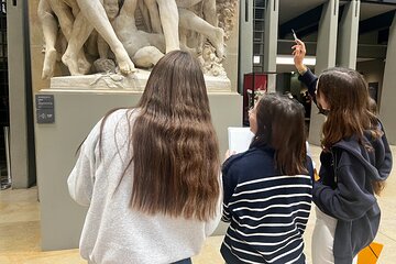 Skip-the-line Orsay Museum Private Tour in Paris for Kids and Families