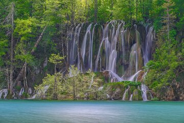 From Zadar: Plitvice Lakes Guided Day Tour with Tickets